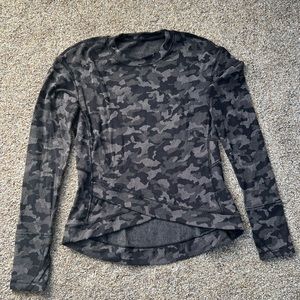Lululemon Close to Crossing Long sleeve Size 8